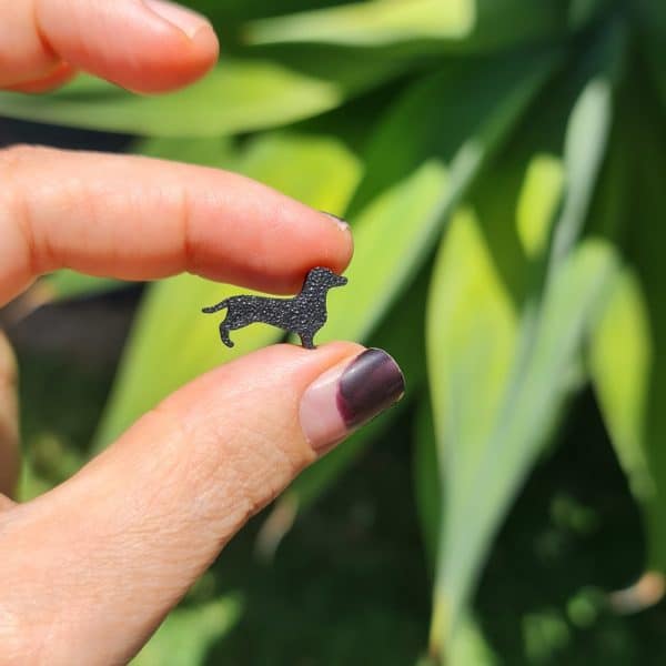 Black dachshund dog earrings handmade details.
